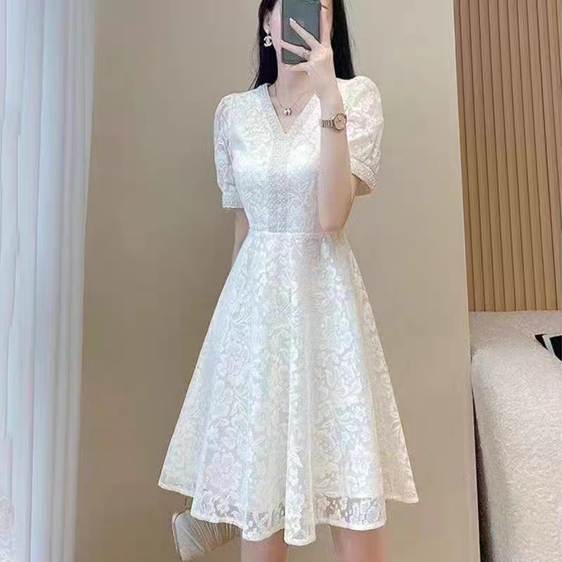 淑女气质蕾丝连衣裙